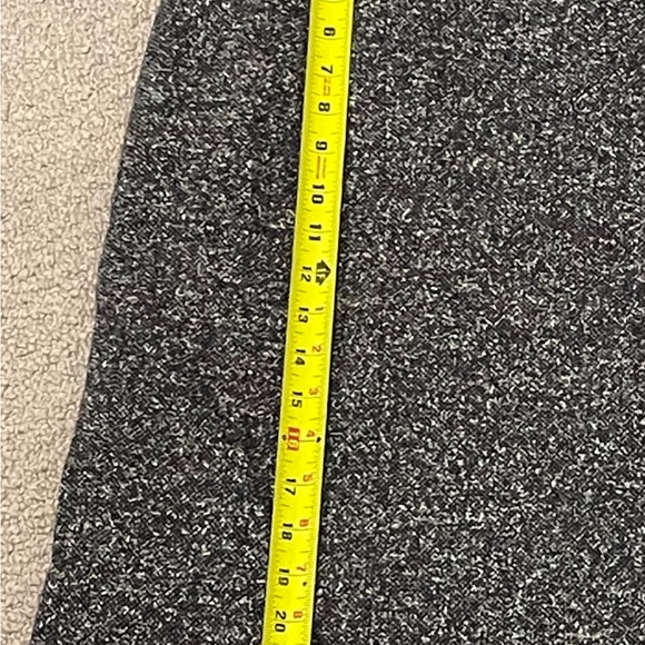 Banana Republic tweed pencil skirt from the madmen collection. Size 12 -NWOT - Picture 8 of 9